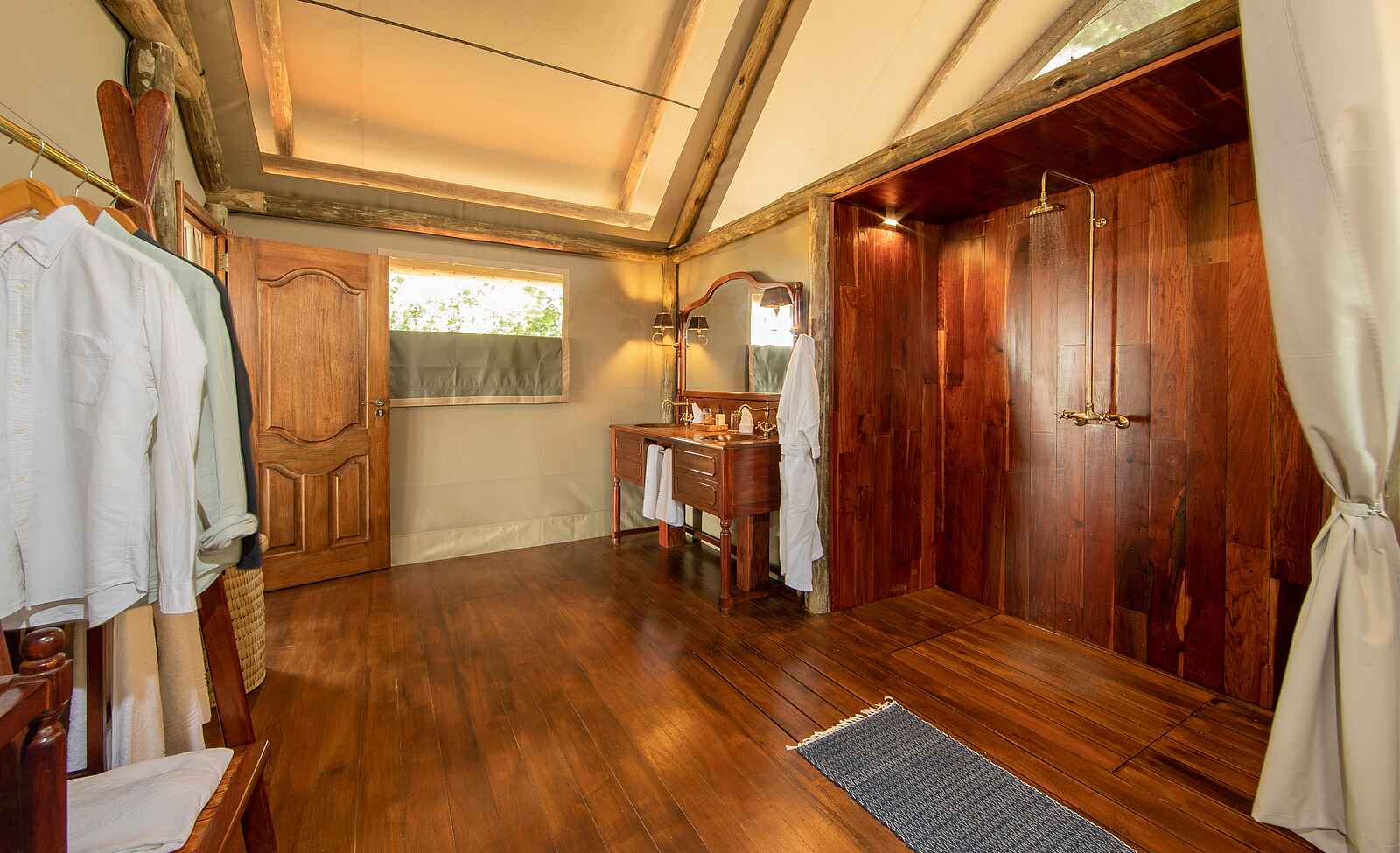 Shinde Lodge: Badezimmer Shinde Lodge: Badezimmer