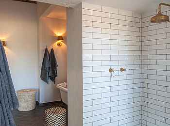 Fitzpatrick’s at Jock: Dusche und Badewanne