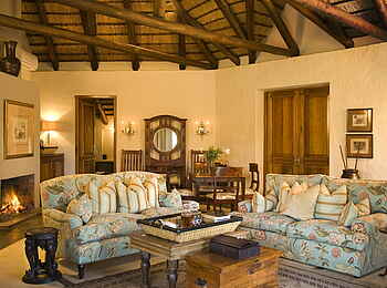 &Beyond Ngala Safari Lodge: Wohnbereich der Family-Suite