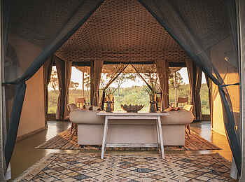 Entim Private Wing Camp: Blick hinein Entim Private Wing Camp: Blick hinein