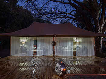 Kadizora Camp: Loungezelt mit Moskitonetzen Kadizora Camp: Loungezelt mit Moskitonetzen