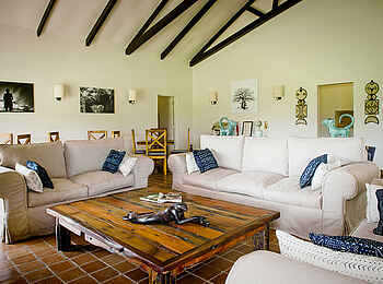 Katambuga House: In der Lounge Katambuga House: In der Lounge