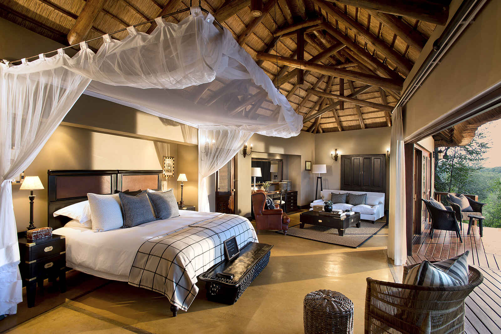 Lion Sands Tinga Lodge: Bett der Suite Lion Sands Tinga Lodge: Bett der Suite