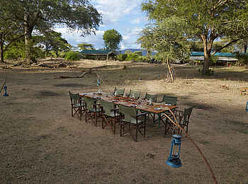 Mdonya Old River Camp: Abendessen in Vorbereitung