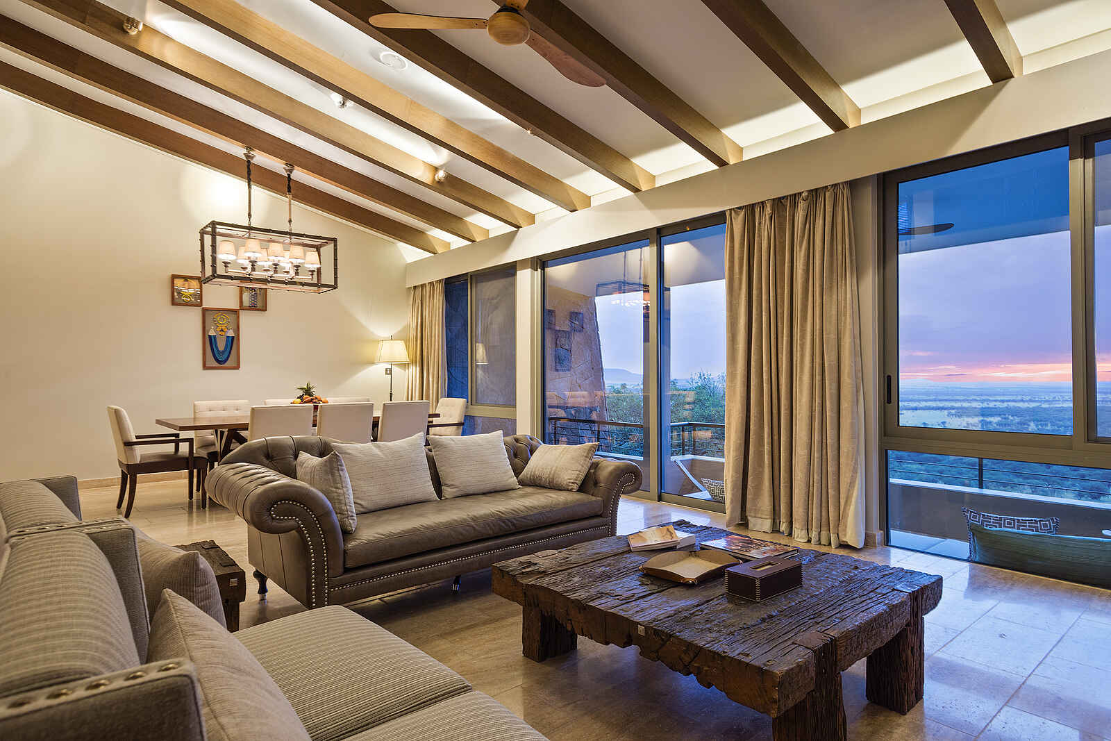 Melia Serengeti Lodge: Wohnbereich der Suite Melia Serengeti Lodge: Wohnbereich der Suite