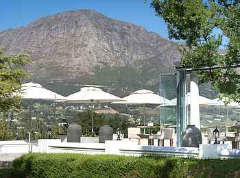 Mont Rochelle Hotel and Vineyard: Miko Restaurant Terrasse