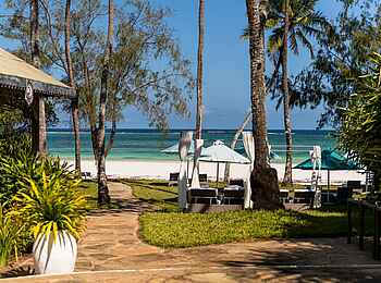 Nomad Beach Resort: Liegen am Strand Nomad Beach Resort: Liegen am Strand
