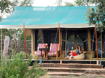 Ol Pejeta Bush Camp: Terrasse der Lounge Ol Pejeta Bush Camp: Terrasse der Lounge