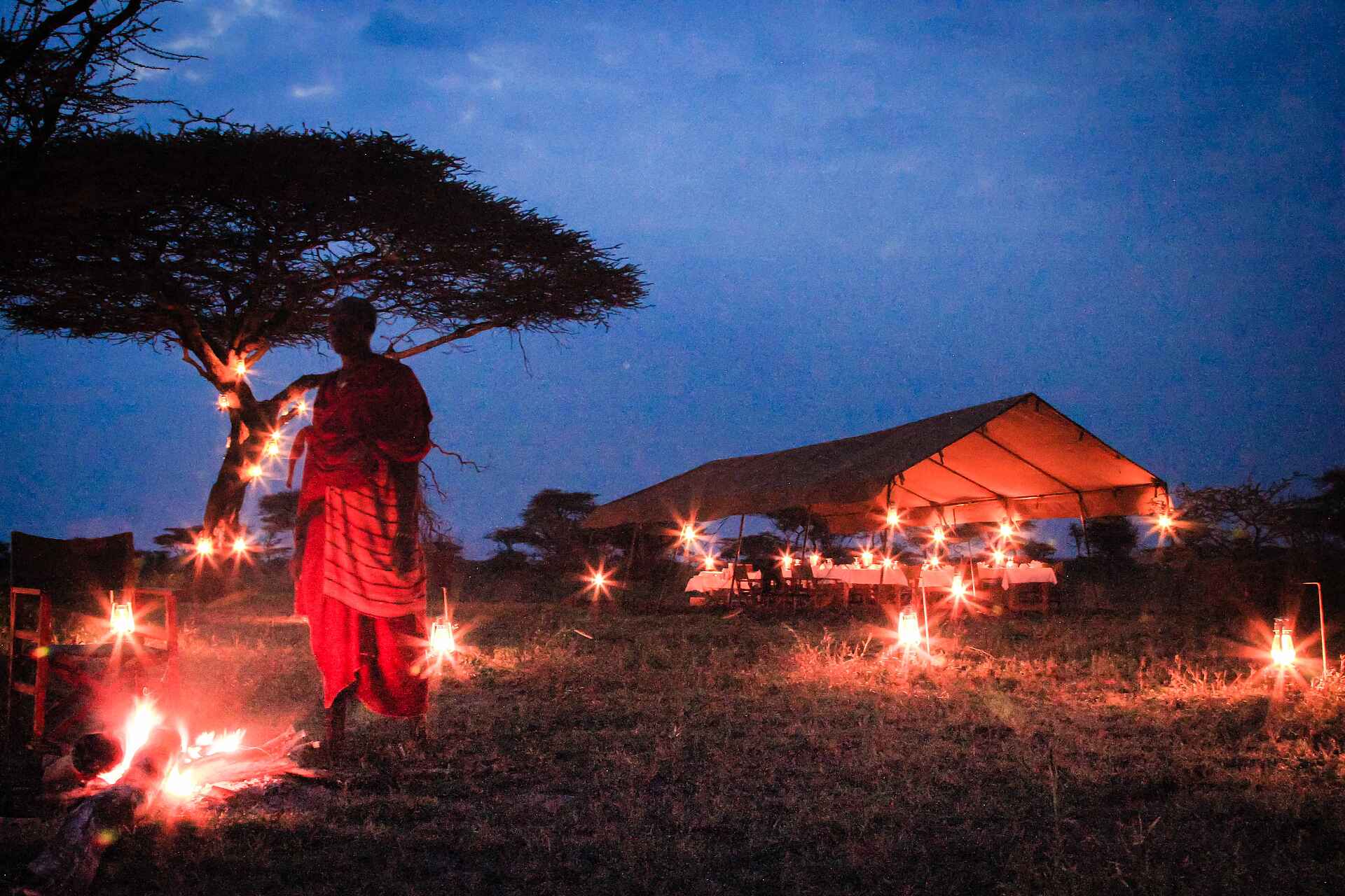 Olaado Camp, Tanganyika Expeditions, Laternen, Nacht, Afrikarma, Afrikarma Safaris, Afrikarma Safaris - Wildnis. Hautnah., Afrikarma.de