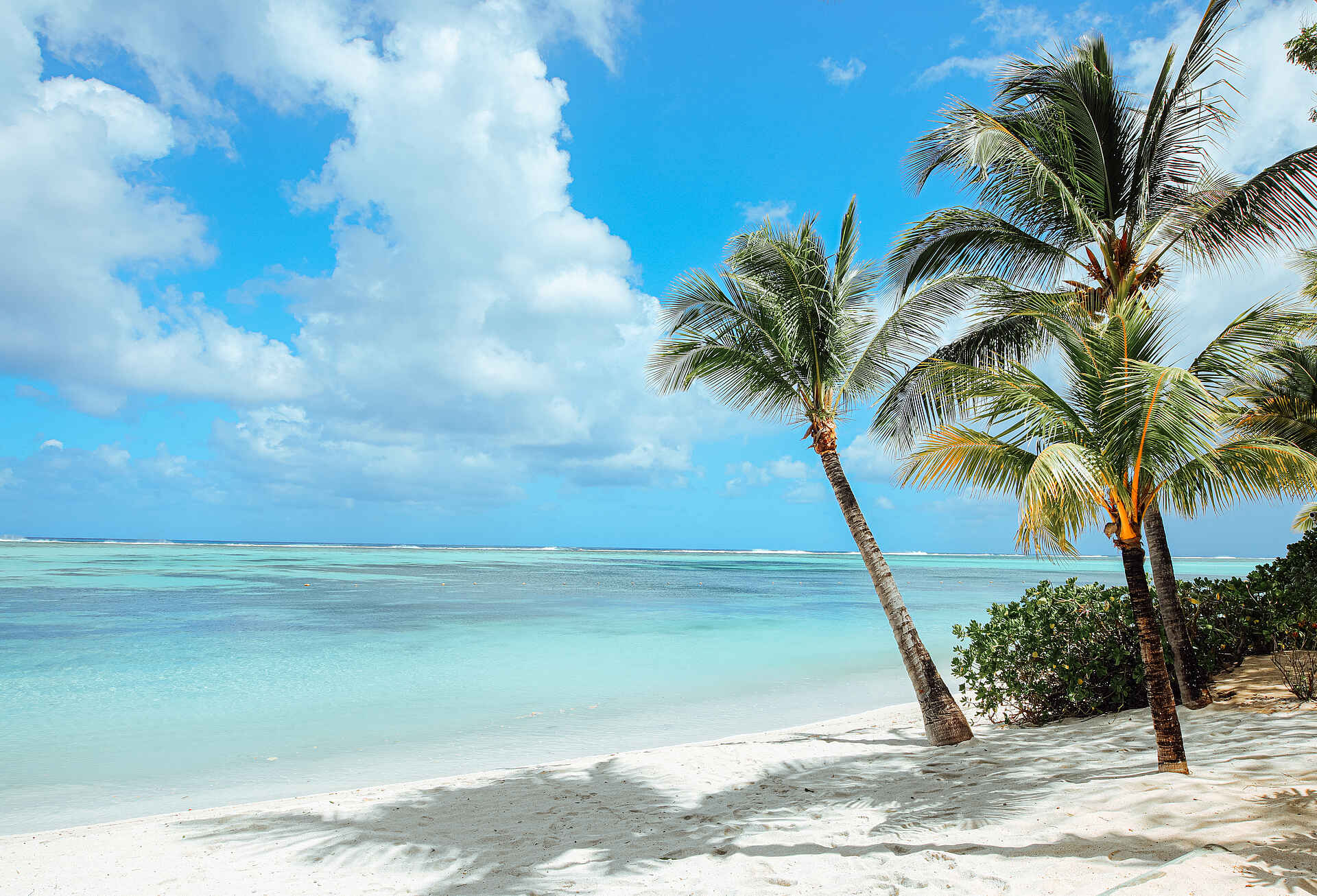 Paradis Beachcomber Golf Resort and Spa: Am Strand