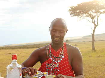 Rekero Camp: Sundowner unterwegs Rekero Camp: Sundowner unterwegs