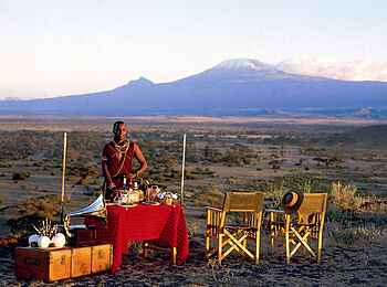 Tortilis Camp: Vielleicht die exklusivste Bar der Welt Tortilis Camp: Vielleicht die exklusivste Bar der Welt