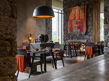 Singita Kwitonda Lodge: Zentrale Lounge Singita Kwitonda Lodge: Zentrale Lounge