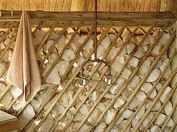 Ikuka Safari Camp: Dusche in einem Gästezelt