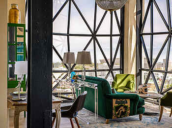 The Silo: Lounge einer Deluxe Superior Suite