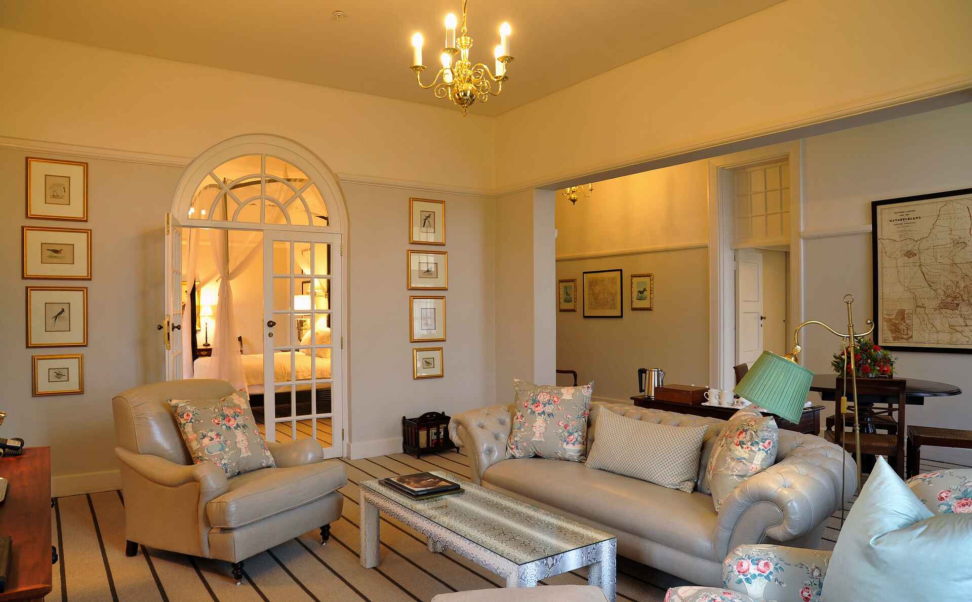 africa, african sun, african sun hotels, afrika, afrikarma, angeln, auszeichnung, award, bilder, buchen, buchung, bungee jumping, elefant, extremsport, familie, fischen, fly and transfer, hotel, information, informieren, kanu, kinder, leading hotels of the world, pirschfahrten, planen, planung, rafting, reise, reisen, safari, sambesi, sambesi-nationalpark, selbstfahrer, simbabwe, spa, stables wing, tennis, urlaub, victoria falls, victoria falls bridge, victoria falls hotel, victoria falls national park, victoria falls nationalpark, victoria falls stadt, victoria falls town, victoriafälle, viktoriafälle, wasserfall, wasserfälle, www.afrikarma.de, zambezi, zambezi national park, zimbabwe, einrichtung, gästeunterkunft, guest facilities, guest suite, interieur, sofa, suite, unterkunft, zimmer