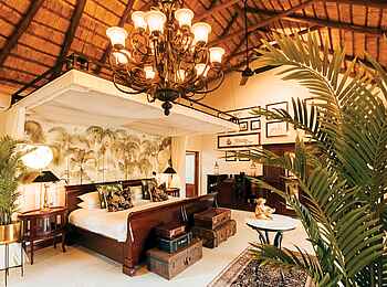 King's Camp: Doppelbett der Luxury Suite King's Camp: Doppelbett der Luxury Suite