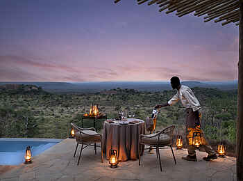 andBeyond Suyian Lodge: Privates Dinner auf der Terrasse andBeyond Suyian Lodge: Privates Dinner auf der Terrasse