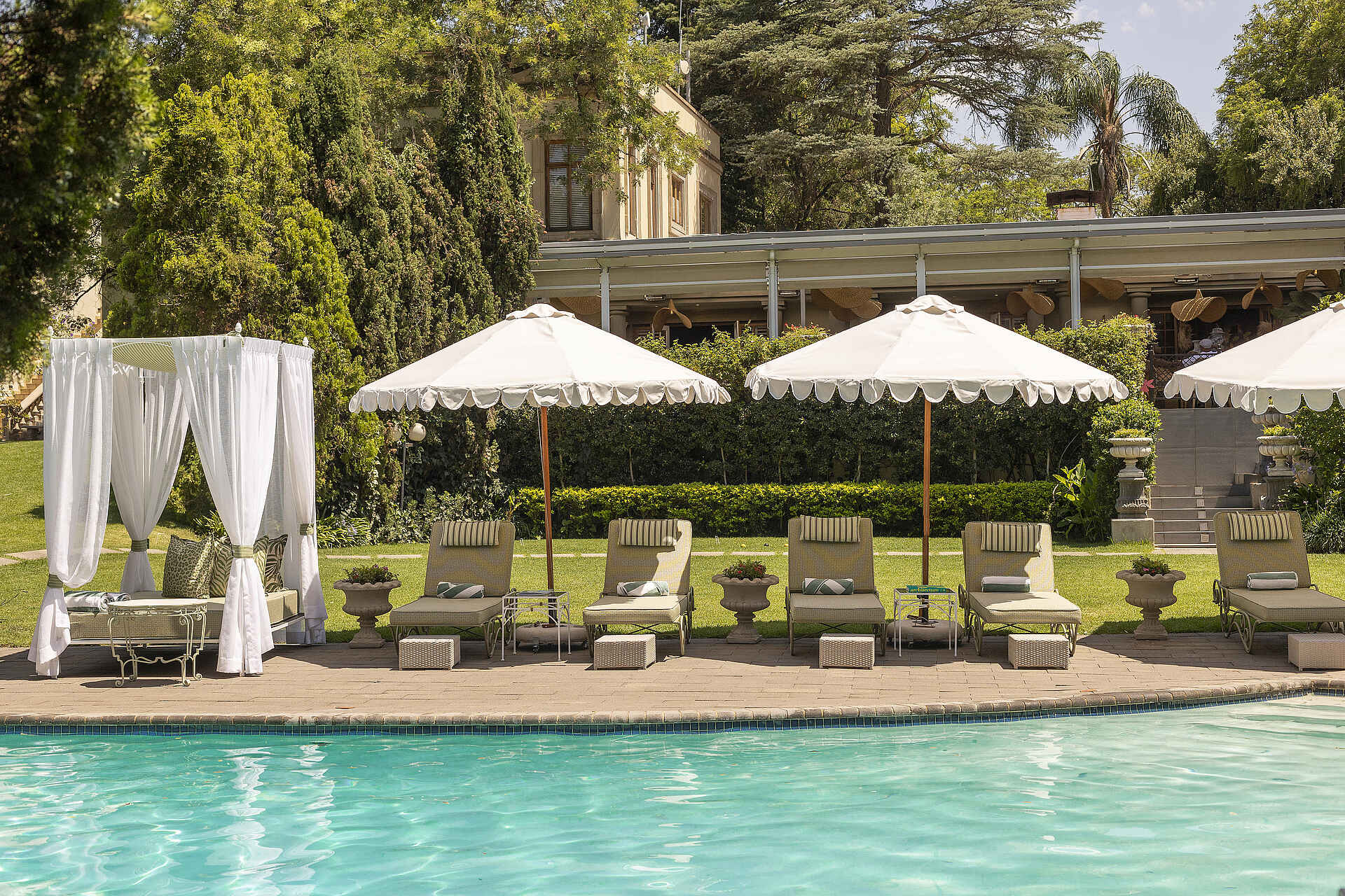 Fairlawns Boutique Hotel & Spa: Am Pool