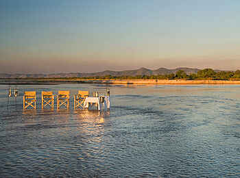 Kapamba Bushcamp: Entspannung im Flussbett Kapamba Bushcamp: Entspannung im Flussbett