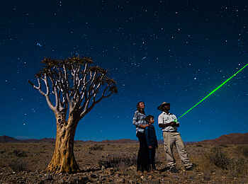 Little Kulala Lodge: Sternenkunde bei klarem Himmel Little Kulala Lodge: Sternenkunde bei klarem Himmel