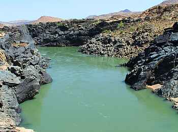 Okahirongo River Camp: Türkises Wasser Okahirongo River Camp: Türkises Wasser
