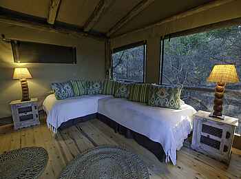 Rocktail Beach Camp: Tagesbetten in einer Family Suite