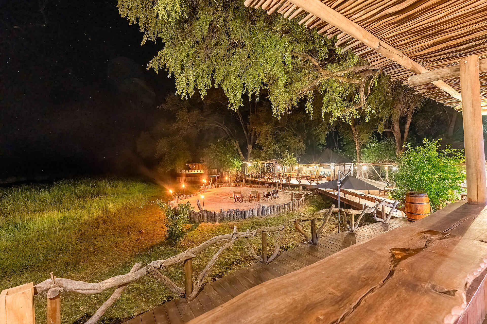 Saguni Safari Lodge: Blick auf die Boma Saguni Safari Lodge: Blick auf die Boma