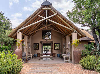 Siviti Timbavati Plains Lodge: Der Eingang zur Lodge Siviti Timbavati Plains Lodge: Der Eingang zur Lodge