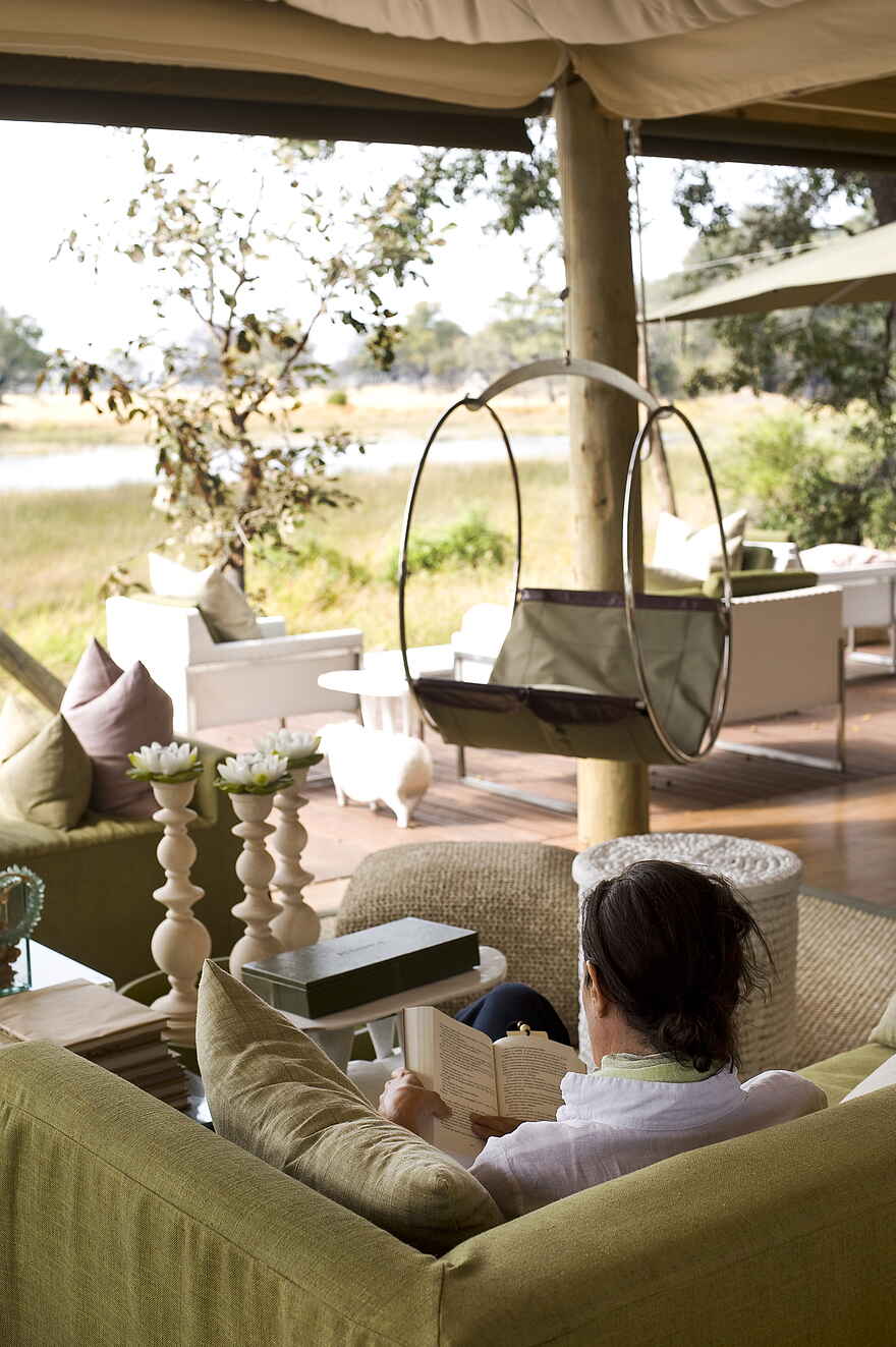 Xaranna Okavango Delta Camp: in der Leseecke Xaranna Okavango Delta Camp: in der Leseecke