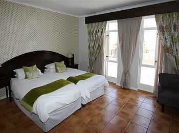 Hotel Eberwein: Gästezimmer mit zwei Betten Hotel Eberwein: Gästezimmer mit zwei Betten