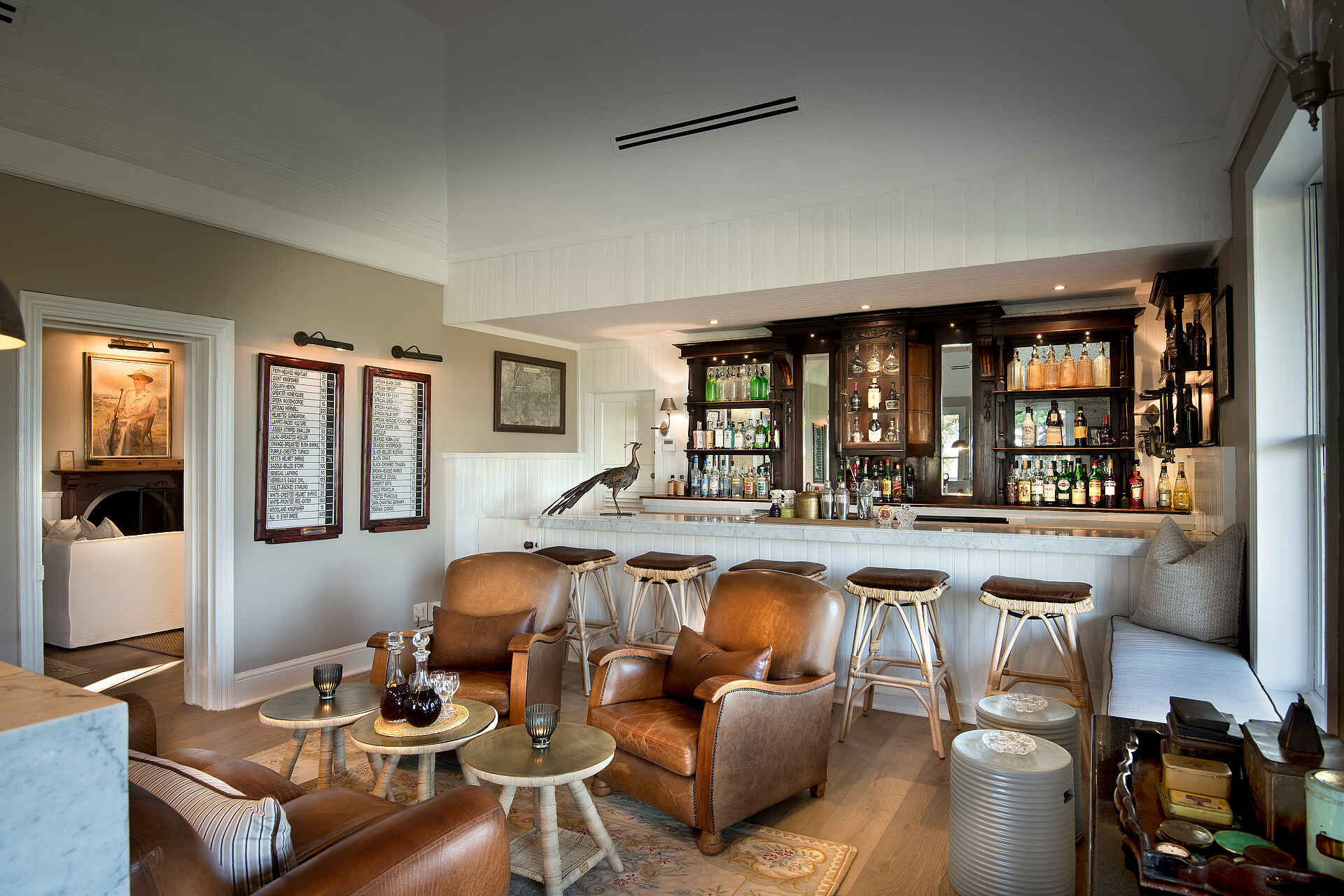 Kirkman's Kamp Lodge: Sitzbereich mit Bar