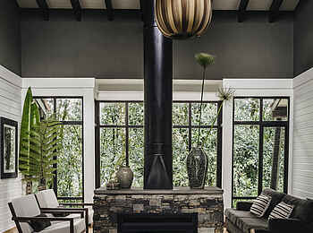 One and Only Nyungwe House: Feuerstelle im Wohnzimmer One and Only Nyungwe House: Feuerstelle im Wohnzimmer