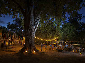 Duma Tau Camp: Abendstimmung