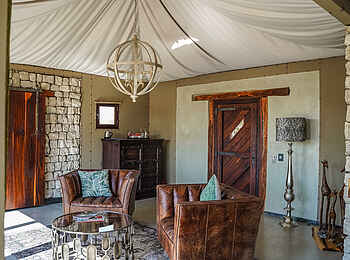 Etosha Oberland Lodge: Eingangsbereich der Gästesuite Etosha Oberland Lodge: Eingangsbereich der Gästesuite