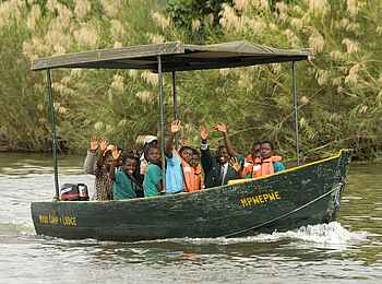 Mvuu Lodge: Das Safariboot Mvuu Lodge: Das Safariboot