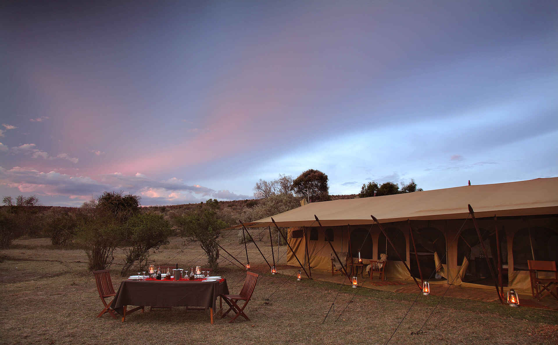 4 sterne, africa, afrika, afrikanischer wildhund, afrikarma, bilder, birding, buchen, buchung, büffel, buschwanderungen, elefant, familie, gallerie, geführte buschwanderungen, guided walks, heißluftballon, information, informerien, intim, kenia, kenya, kinder, kinderprogramm, klein, leopard, löwe, mara north conservancy, massai, mnc, nachhaltigkeit, nachtpirschfahrten, pirschfahrten, privat, privatsphäre, reise, reisen, reiseveranstalter, riccardo orizio, safari, saruni, saruni wild, saruni wild camp, selbstfahrer, urlaub, vollpension, west kenya, western kenya, westkenia, www.afrikarma.de, ansicht, famiienzelt, family tent, gästeunterkunft, gästezelt, gebäude, guest building, guest facilities, unterkunft, zelt