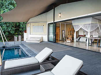 Sausage Tree Camp: Terrasse mit Pool