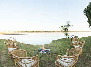 Three Rivers Camp: Feuer am Flussufer