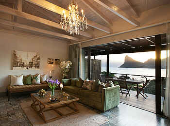 Tintswalo Atlantic Boutique-Hotel: Der Wohnbereich der Elba Mountain Suite Tintswalo Atlantic Boutique-Hotel: Der Wohnbereich der Elba Mountain Suite