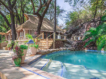 Tongabezi Lodge: Ein schön angelegter Steinpool