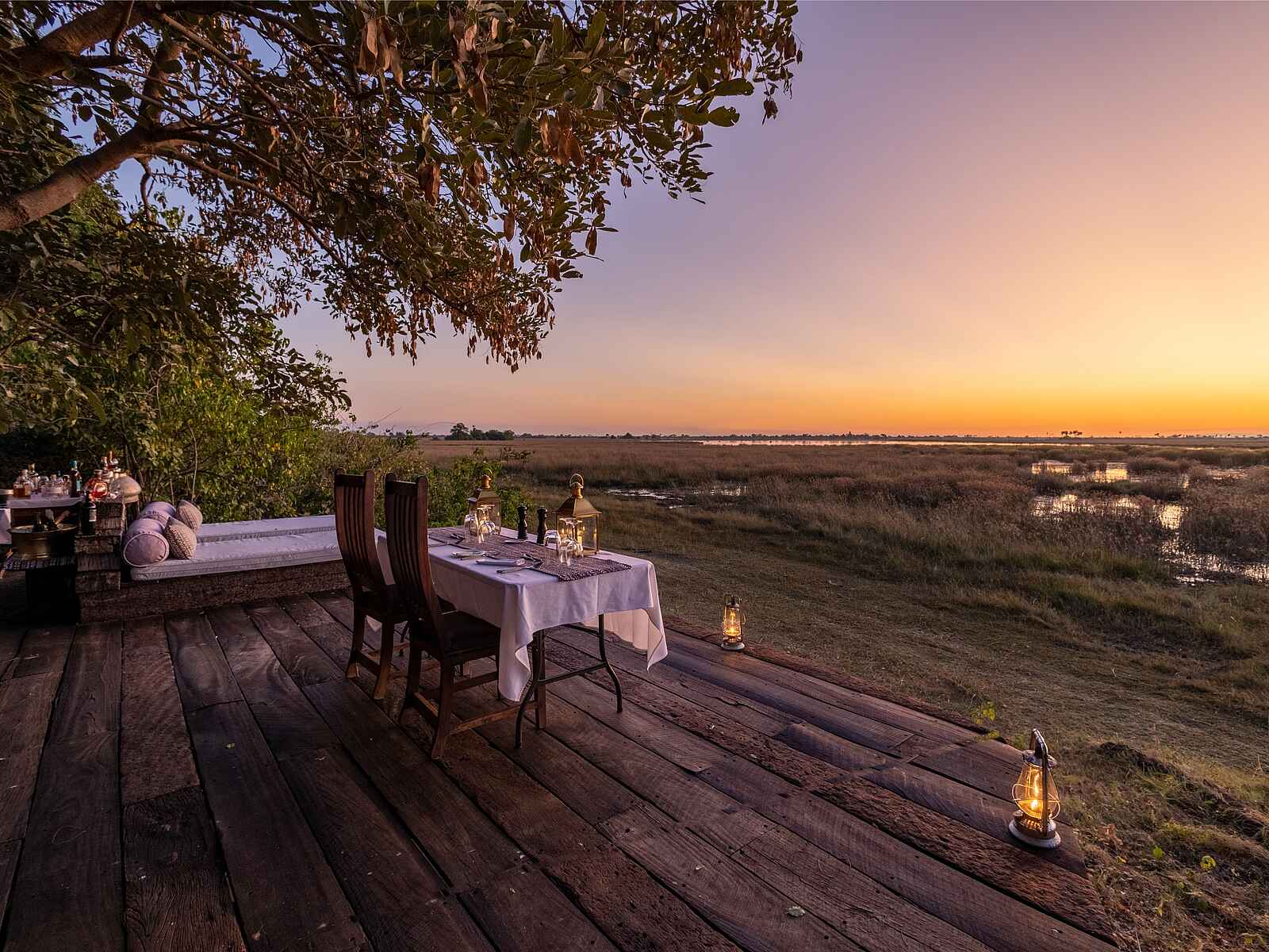Zarafa Camp: Dinner mit Aussicht auf das Delta Zarafa Camp: Dinner mit Aussicht auf das Delta