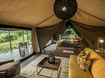 Gomoti Plains Camp: Gästezelt Sitzecke