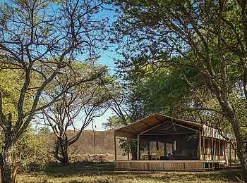 Kusini Serengeti Camp: Gästezelt mit Kopje
