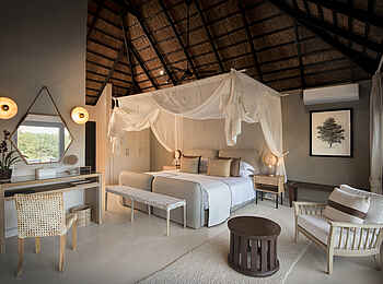 Lion Sands River Lodge: Himmelbett