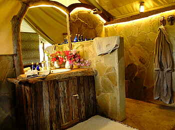 Campi ya Kanzi Lodge: Im Gästebad Campi ya Kanzi Lodge: Im Gästebad