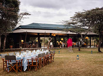 Hemingways River Camp Mara: Outdoor Dinner