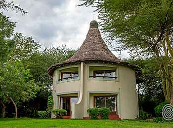Lake Manyara Serena Lodge: Als Gästeunterkunft dienen regionaltypische 'Rondavels'
