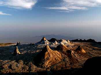 Lake Natron Camp: Bizarre Felsformationen