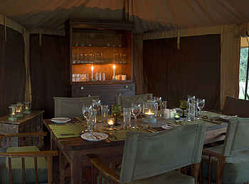 Ronjo Camp: Dinnertafel